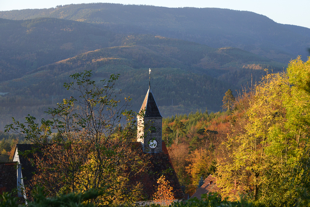 Das Dorf La Vancelle ist in einer ganz besonderen schnen Lage. Sie werden da Erhohlung und Entspannung geniessen. Weit vom stressigen Alltag und Touristenmengen. Jedoch sind alle interessante Attraktionen nur Minuten entfernt!